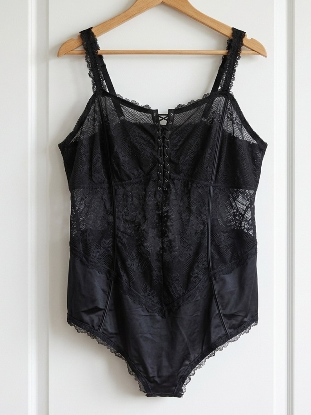 Torrid Curve Black Lace Underwire Bodysuit Size 6 Plus NWT Sexy Lingerie - Picture 4 of 13